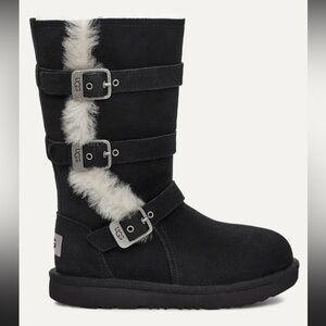 UGG Maddi II  black buckle up boot with zipper and cream fluff